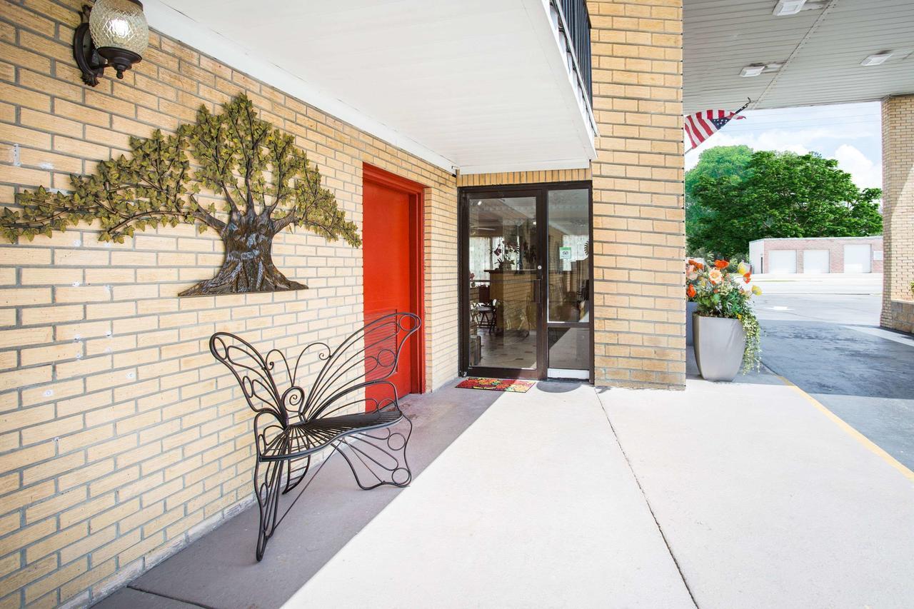Days Inn By Wyndham Lake City Exterior photo